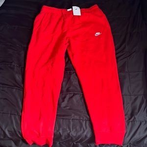 Red Nike Men’s jogger size XL